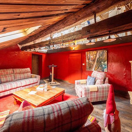 Eau Berges Hostel Val-de-Sos Ngoại thất bức ảnh