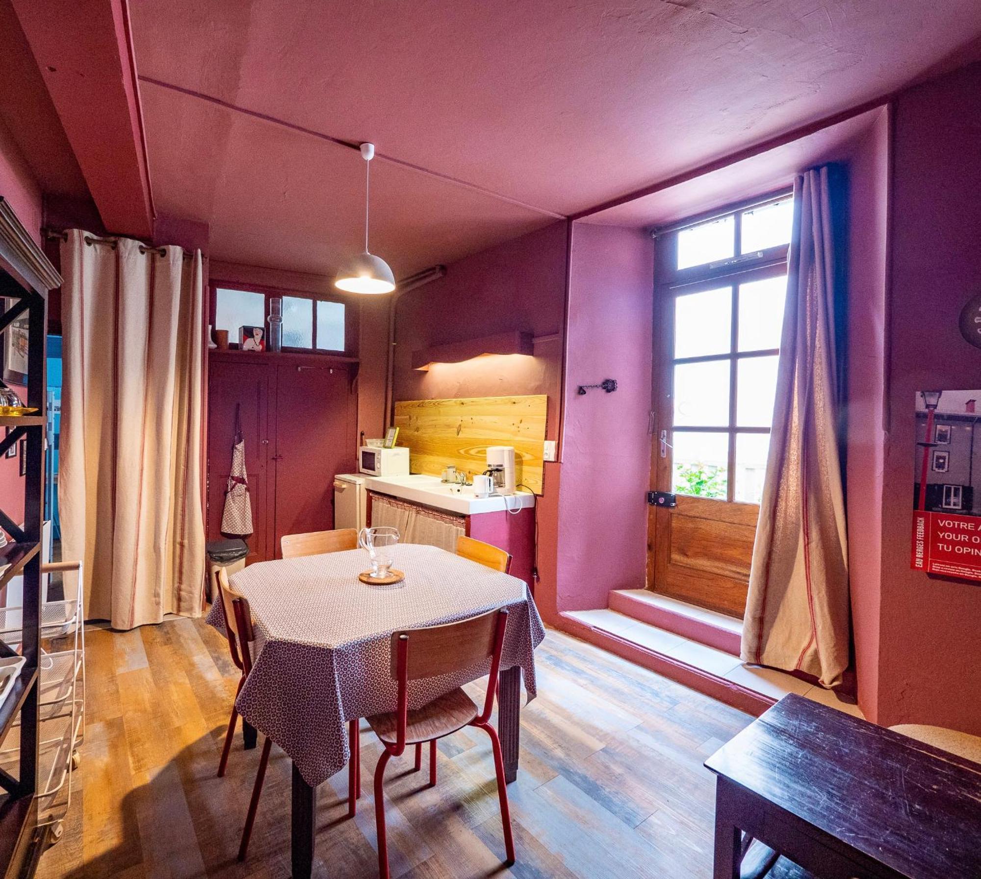 Eau Berges Hostel Val-de-Sos Ngoại thất bức ảnh