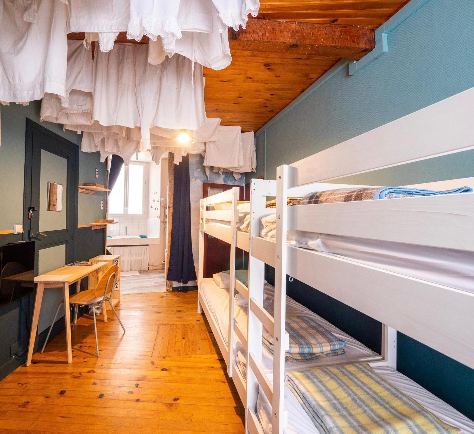 Eau Berges Hostel Val-de-Sos Ngoại thất bức ảnh