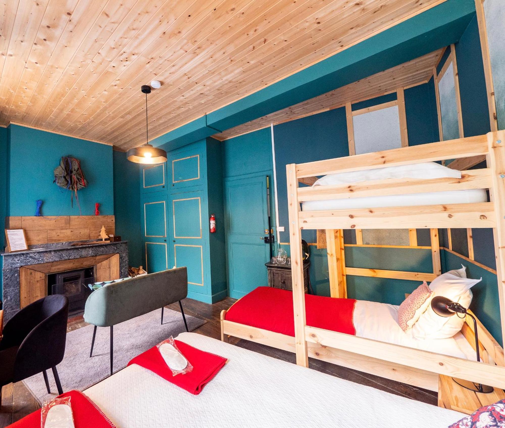 Eau Berges Hostel Val-de-Sos Ngoại thất bức ảnh