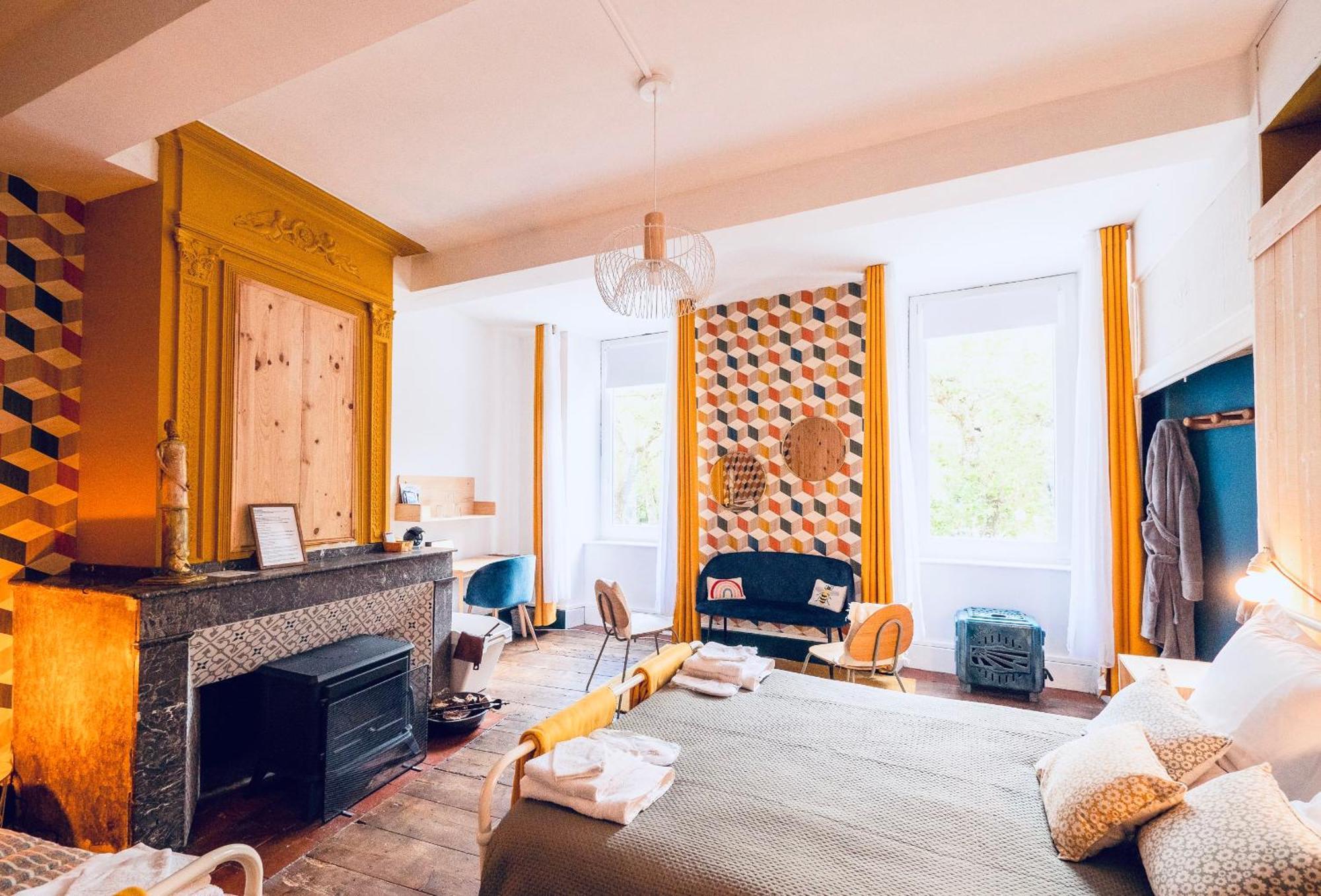 Eau Berges Hostel Val-de-Sos Ngoại thất bức ảnh